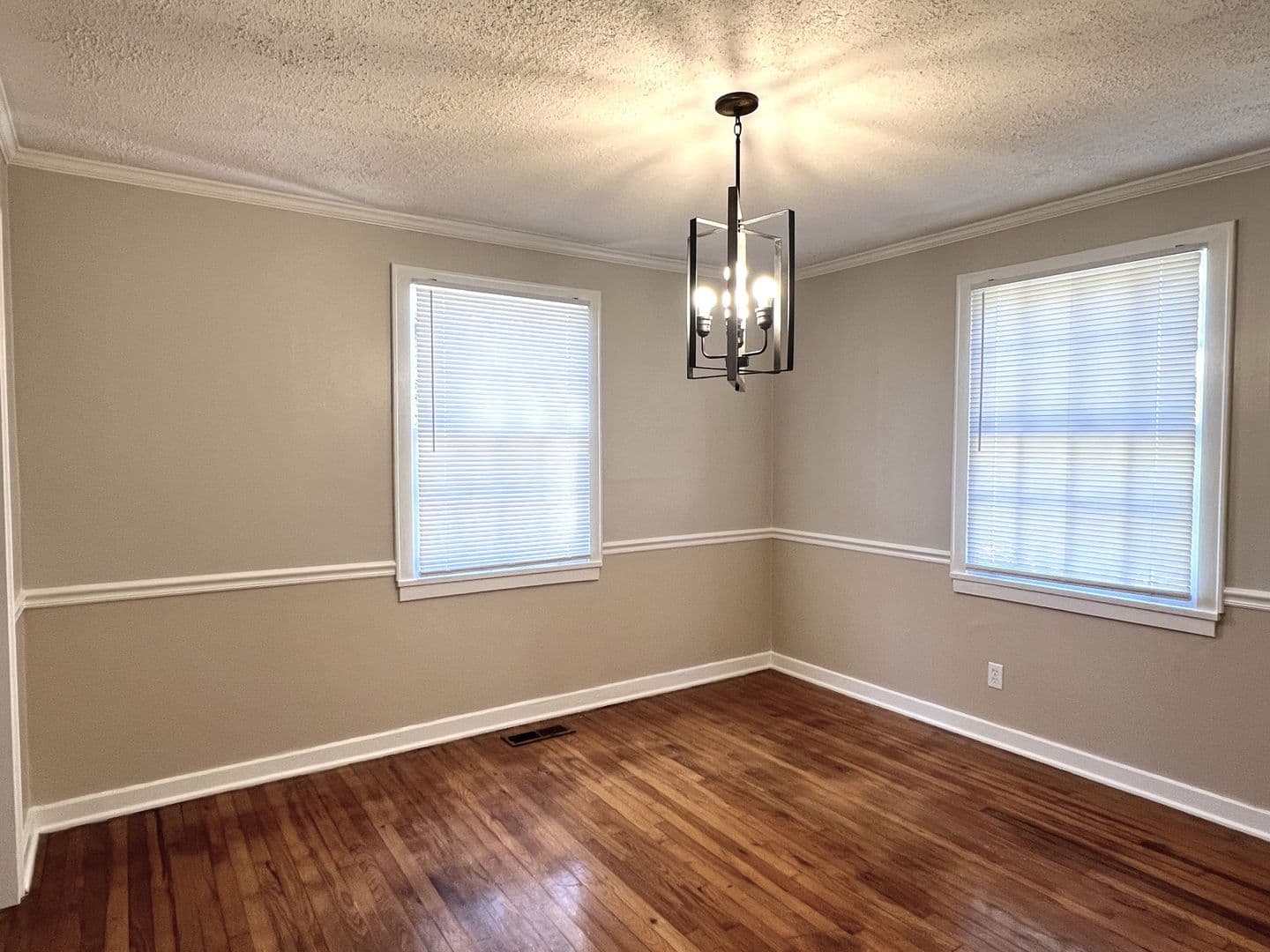 Macon House: 2581 Old Holton Rd