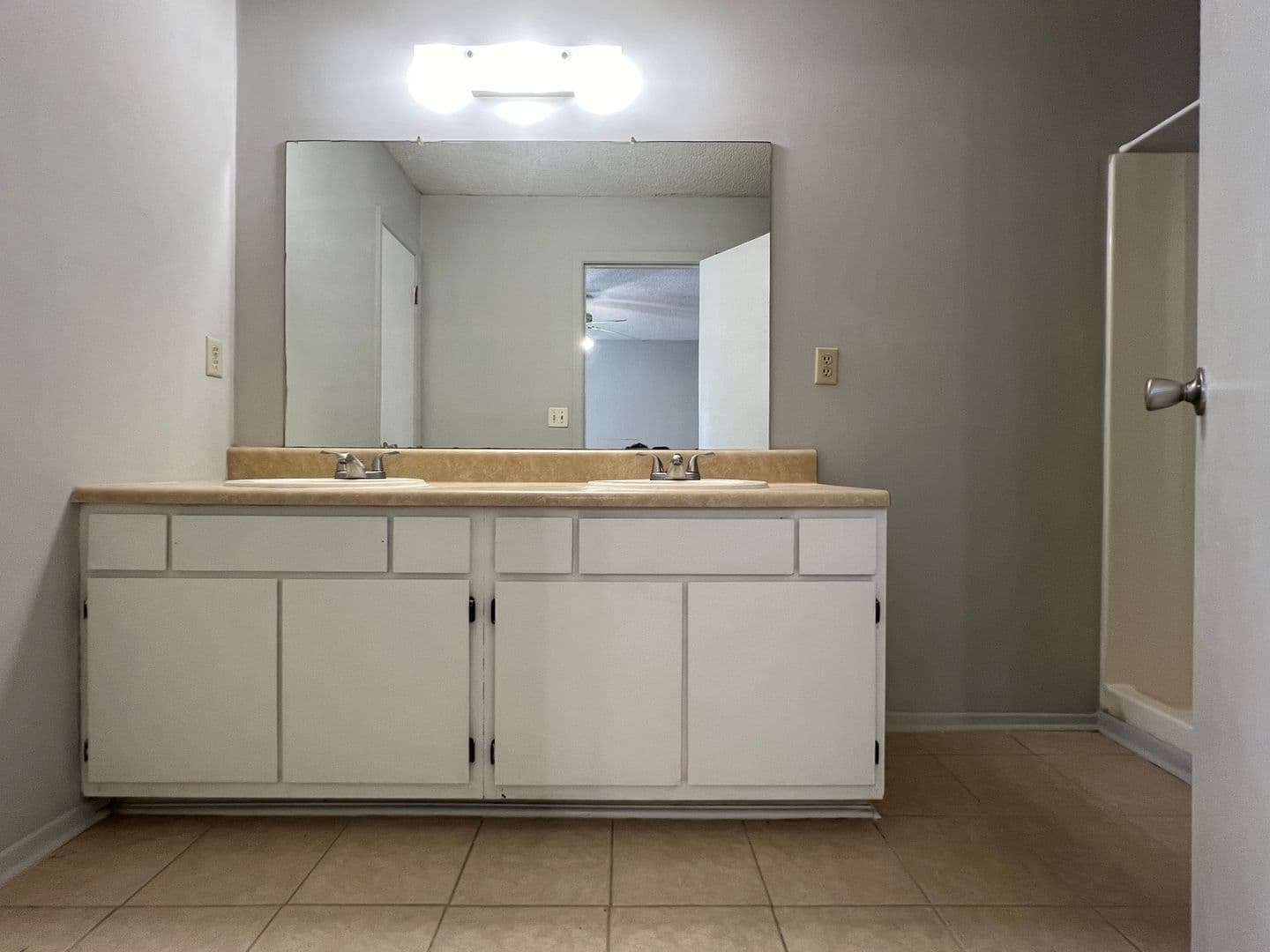 Bonaire House: 620 Maplewood Dr