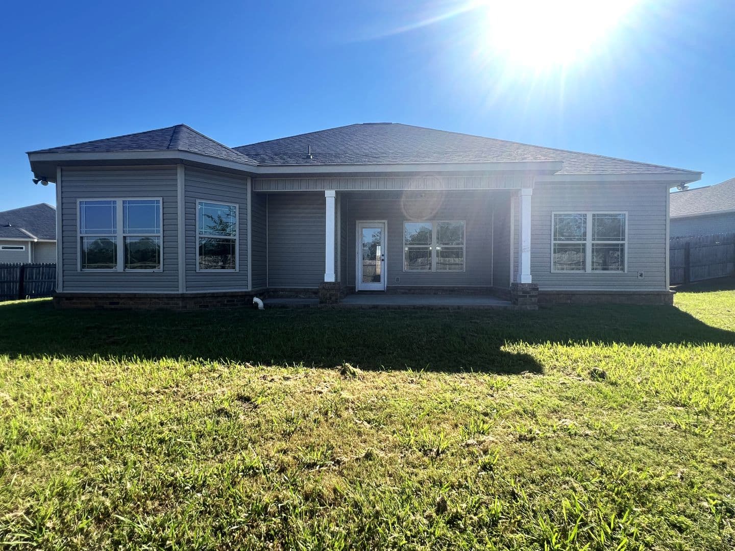 Bonaire House: 211 Ledford Way