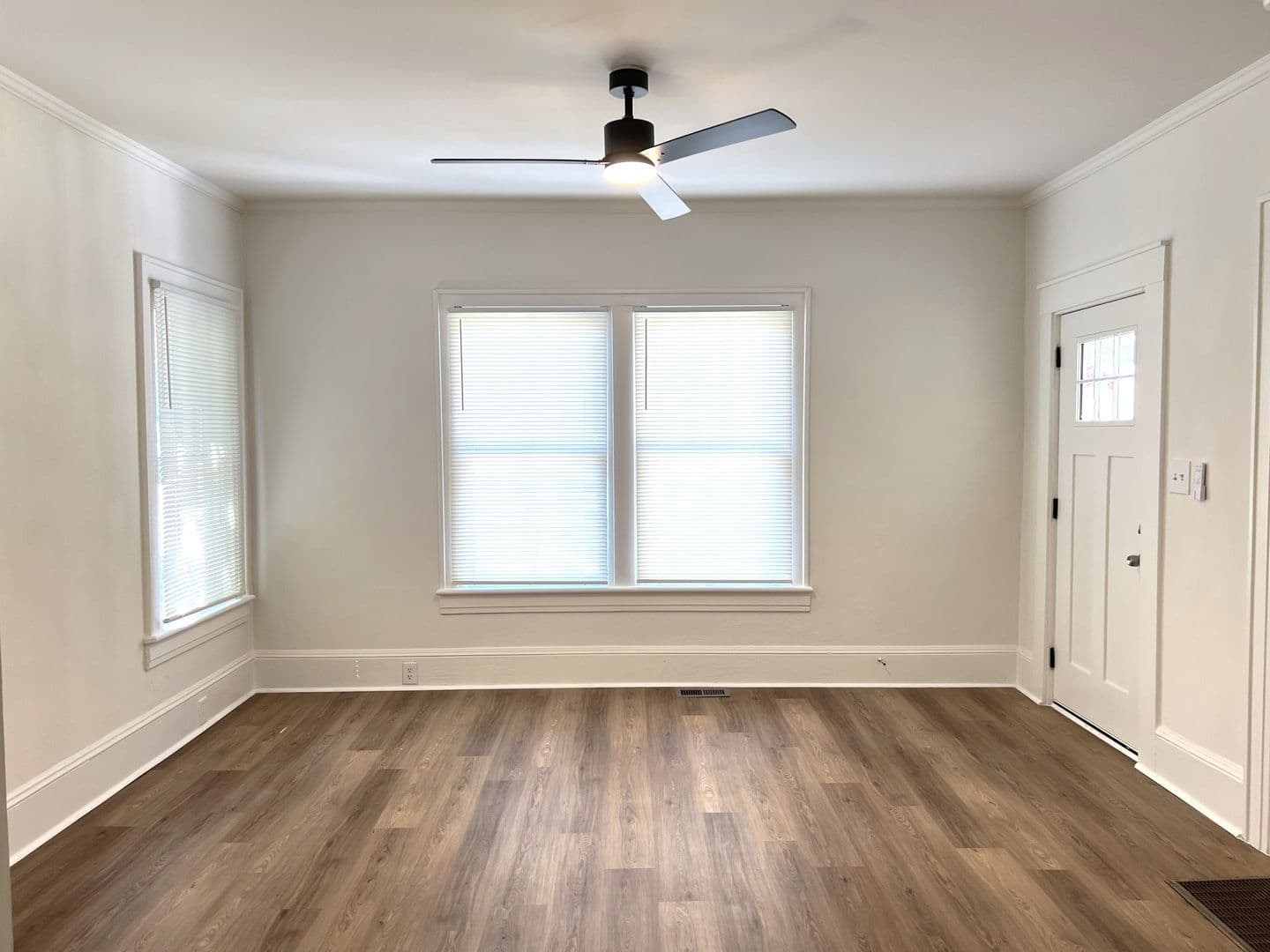 Macon House: 133 Desoto Pl