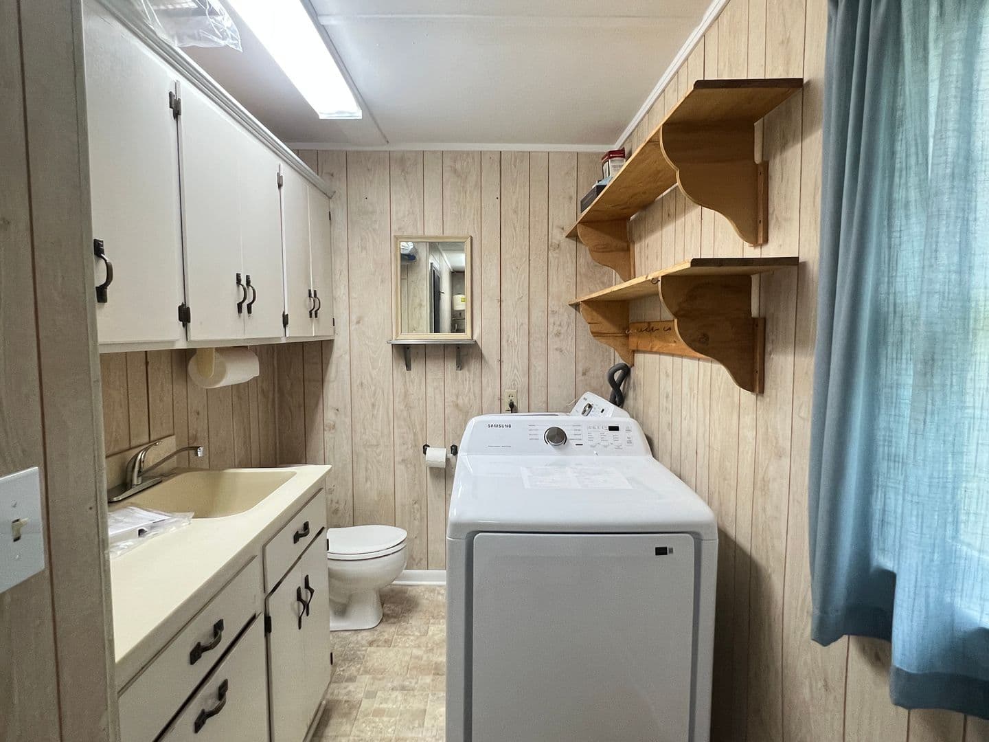 Macon House: 1943 Birchwood Way