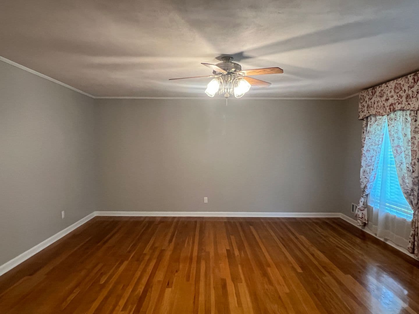 Macon House: 1943 Birchwood Way