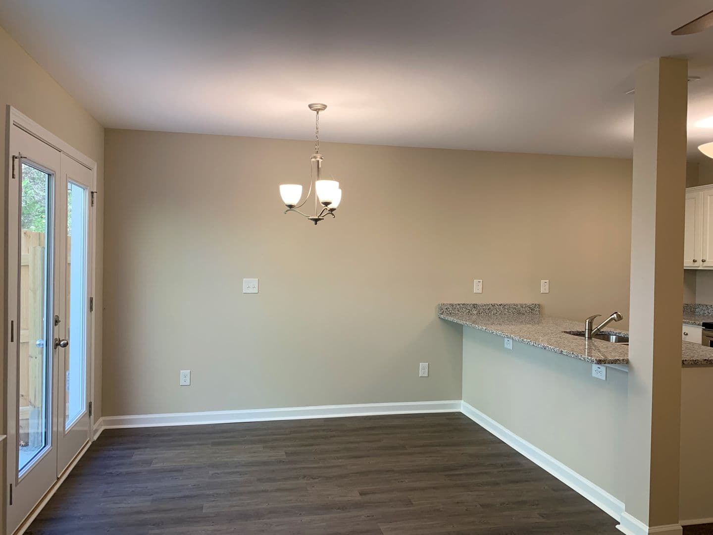 Macon House: 305 Pond View Rd