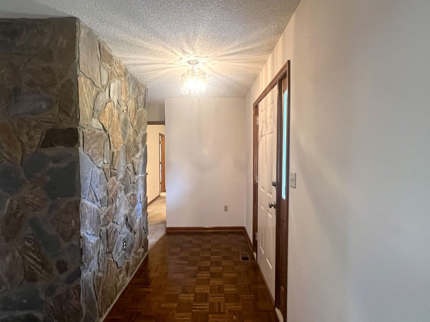 Kathleen House: 178 Woodard Rd