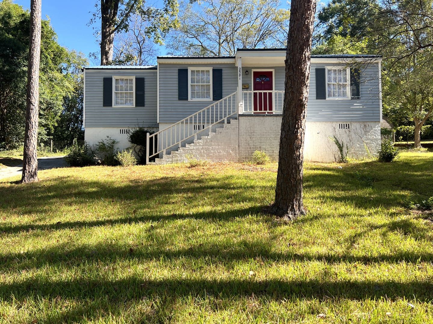 Macon House: 2581 Old Holton Rd