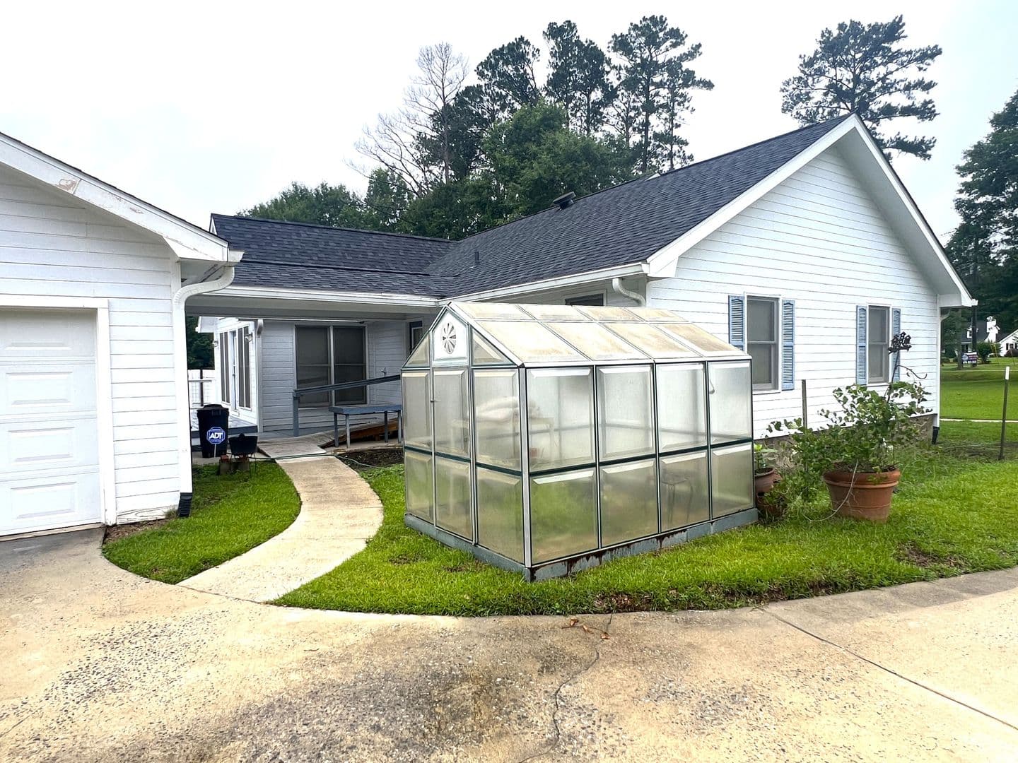 Kathleen House: 178 Woodard Rd