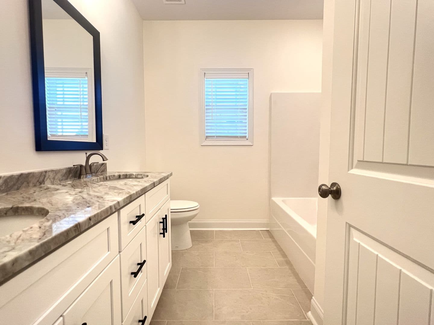 Kathleen House: 120 Field View Ln
