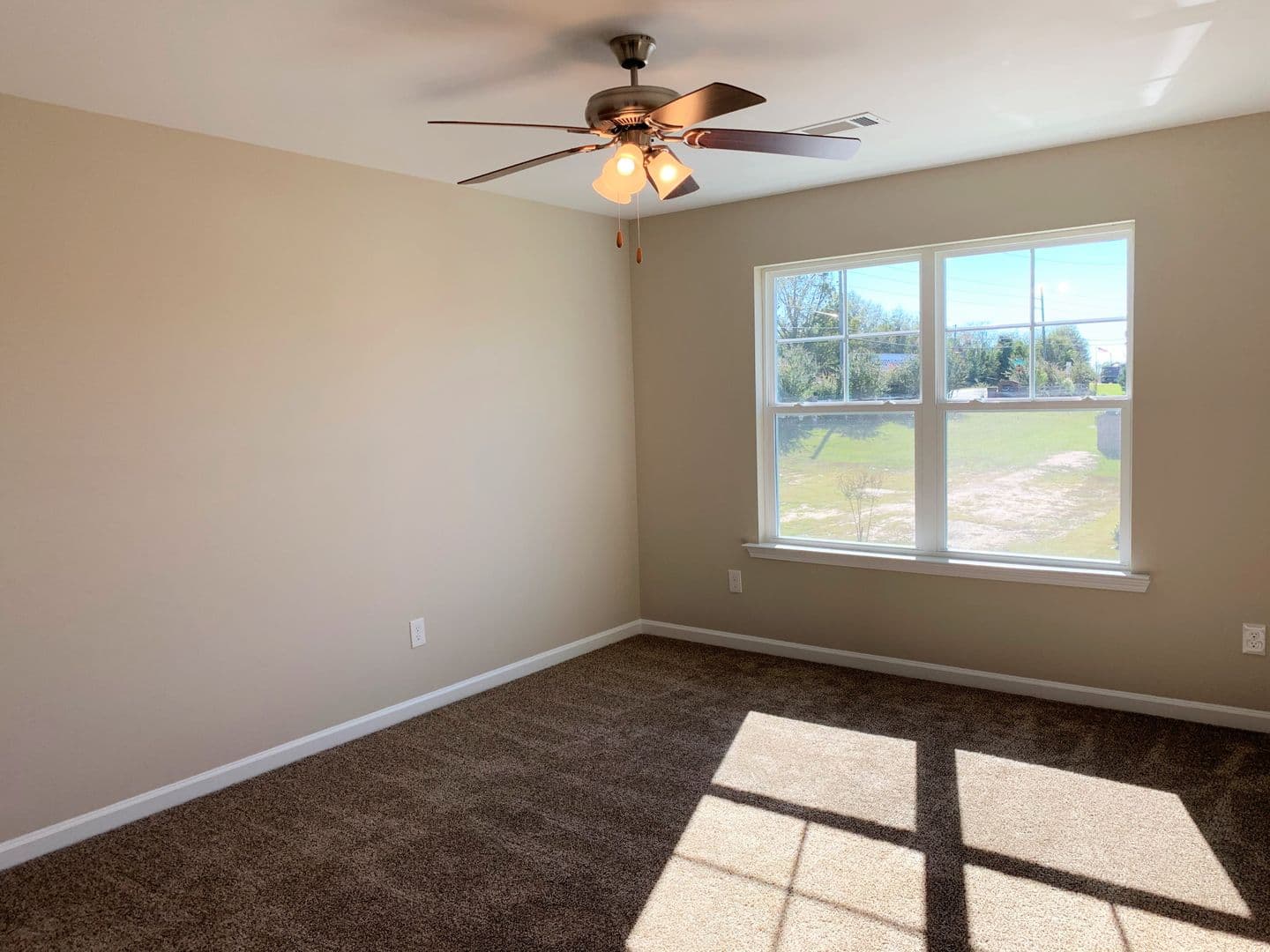 Macon House: 305 Pond View Rd