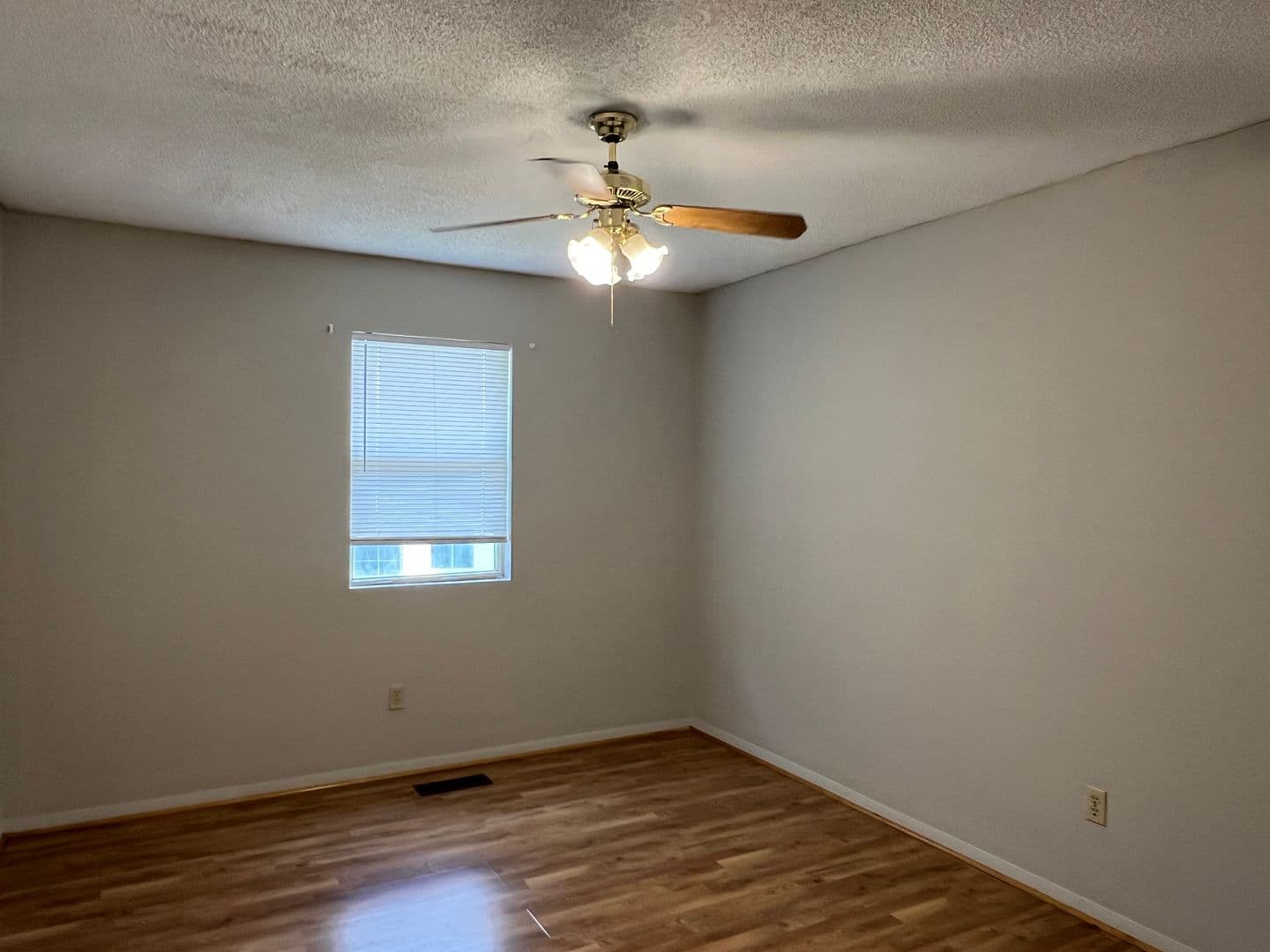 Bonaire House: 620 Maplewood Dr