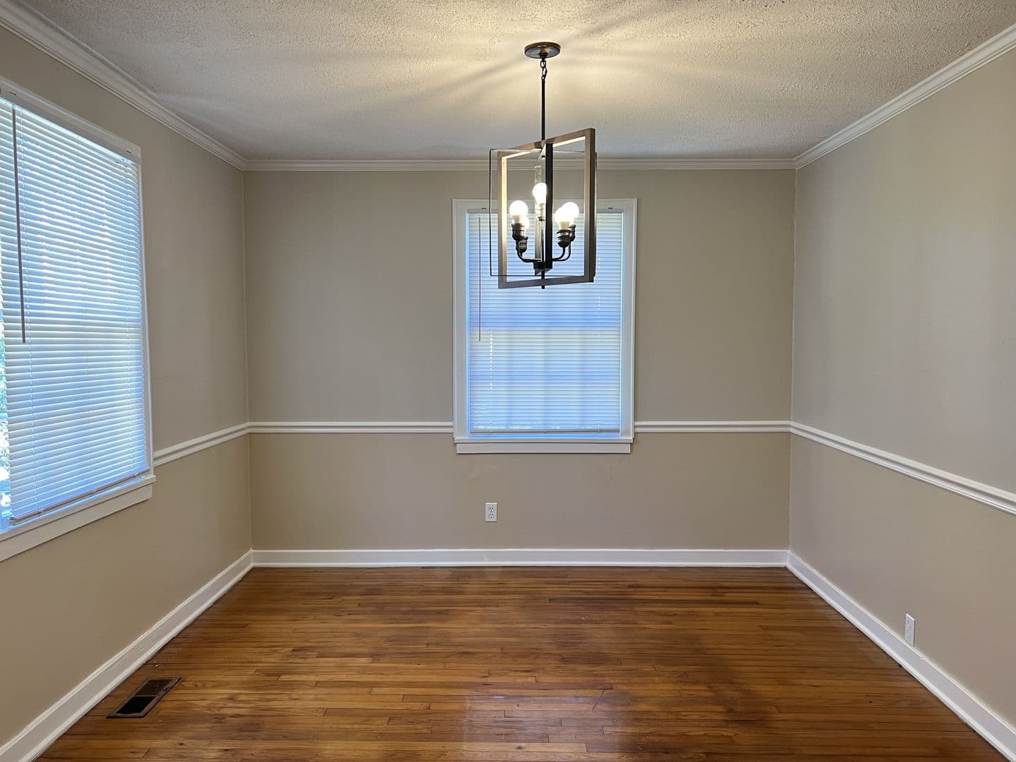 Macon House: 2581 Old Holton Rd