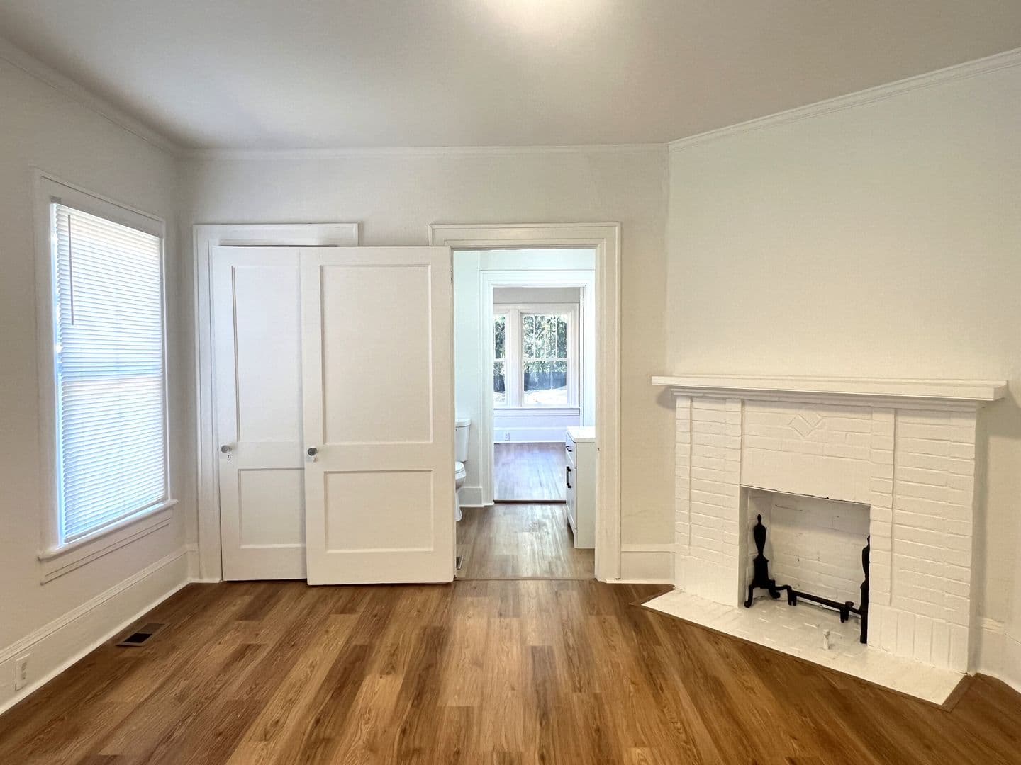 Macon House: 133 Desoto Pl