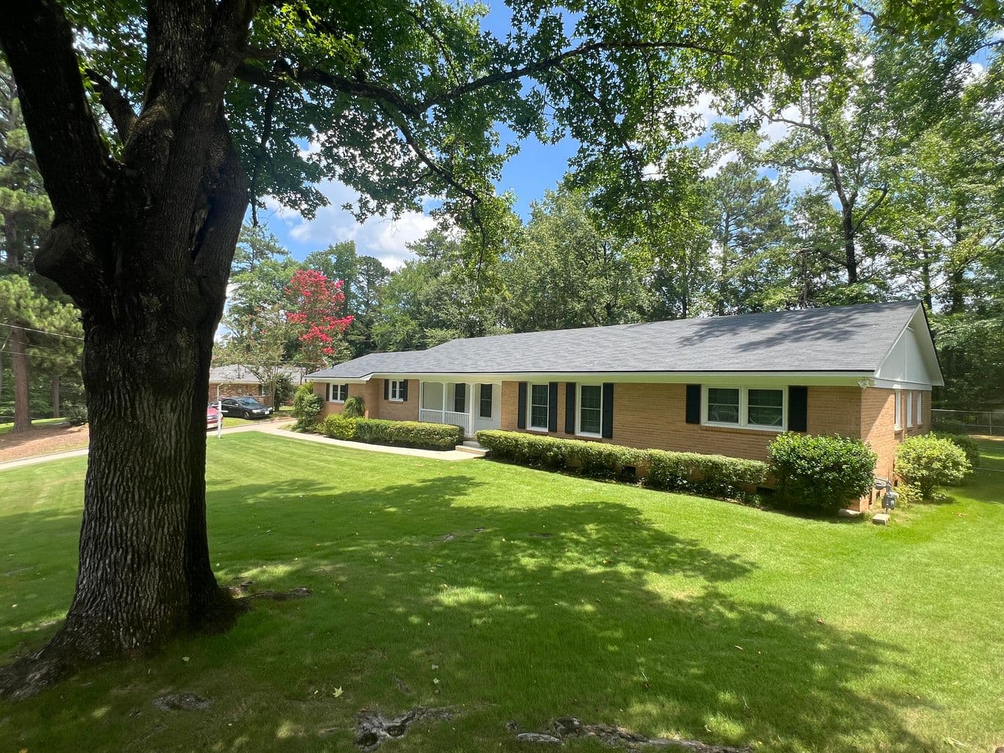Macon House: 1943 Birchwood Way