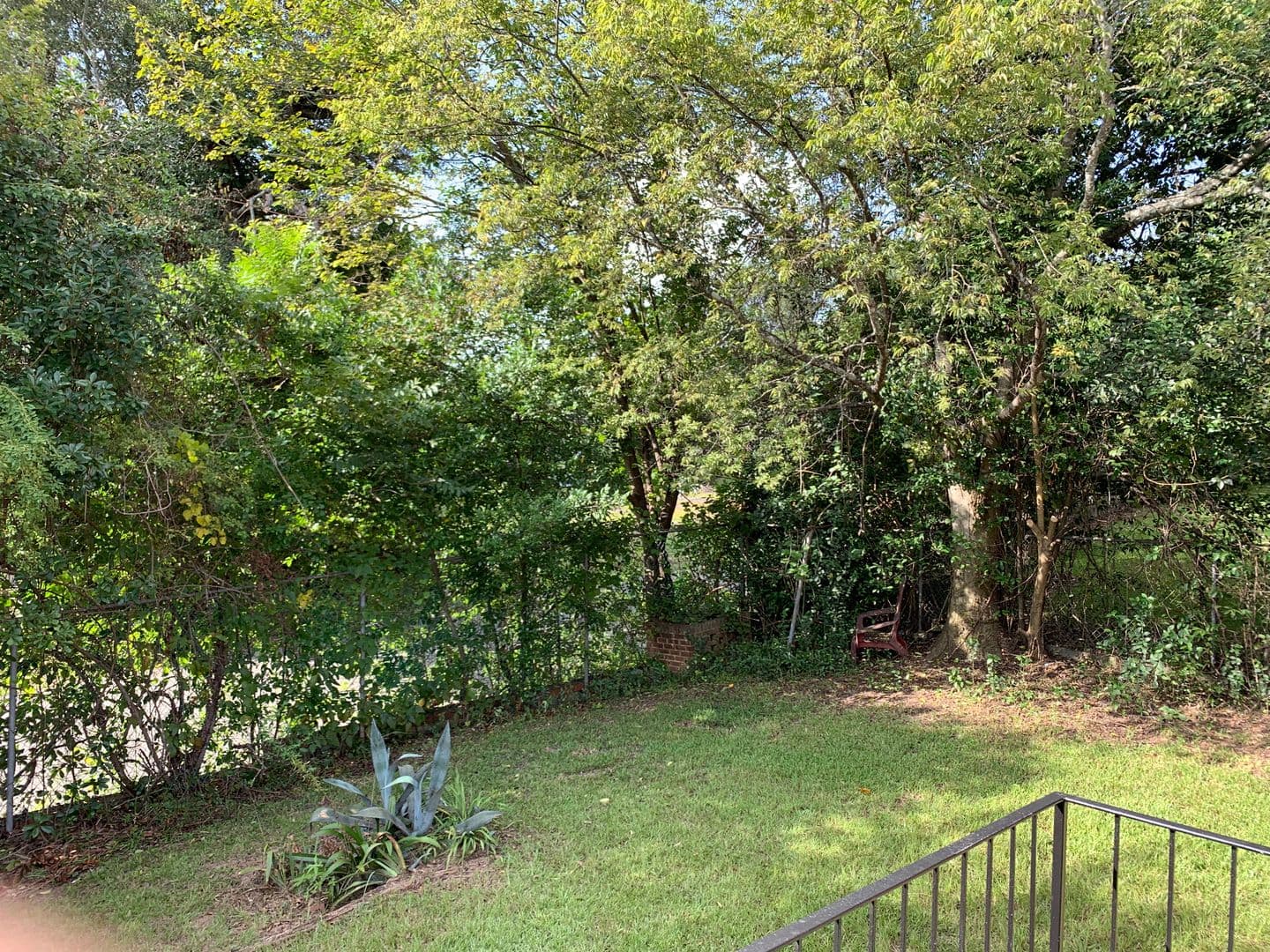 Macon House: 3240 Commodore Dr.