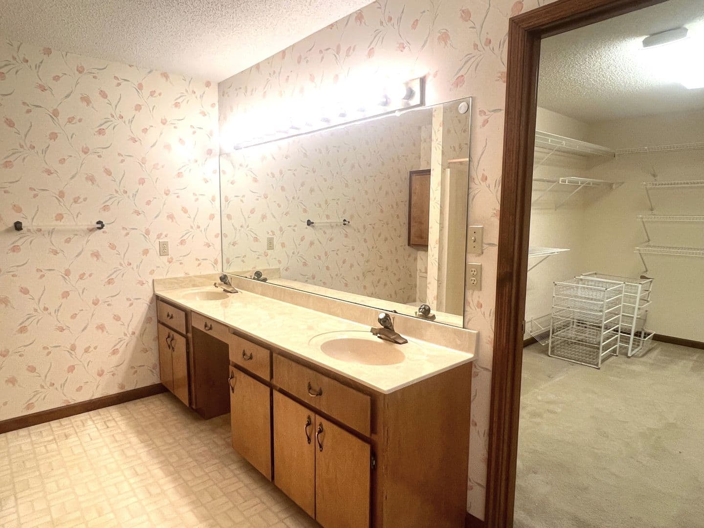 Kathleen House: 178 Woodard Rd