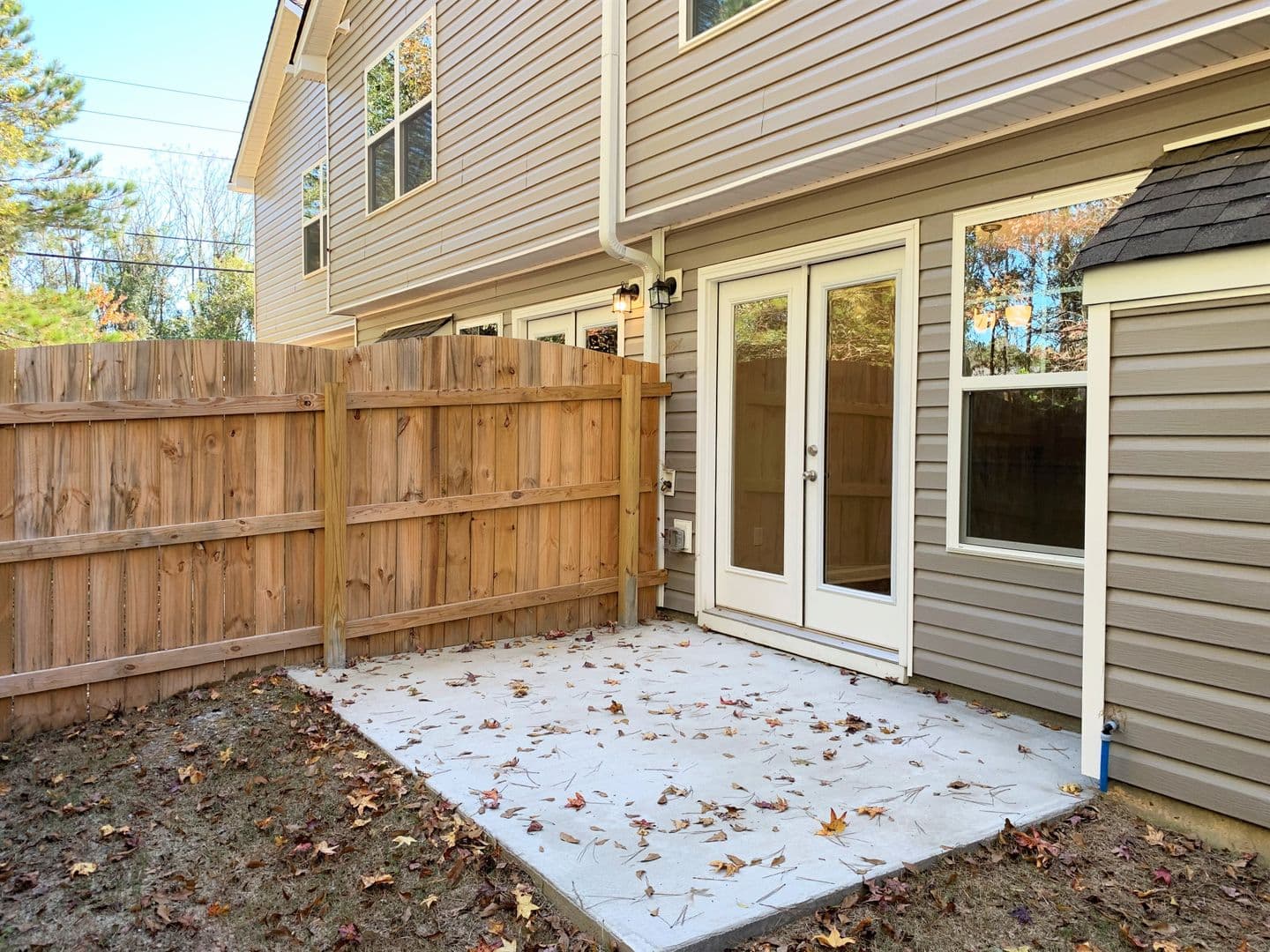 Macon House: 305 Pond View Rd