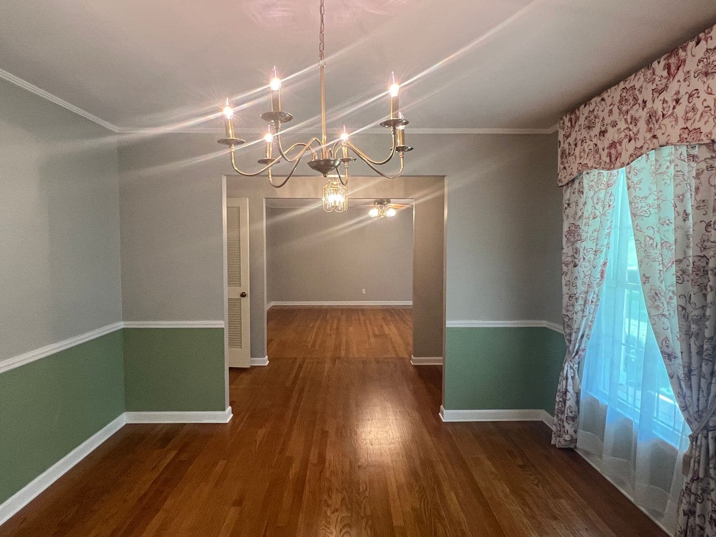 Macon House: 1943 Birchwood Way