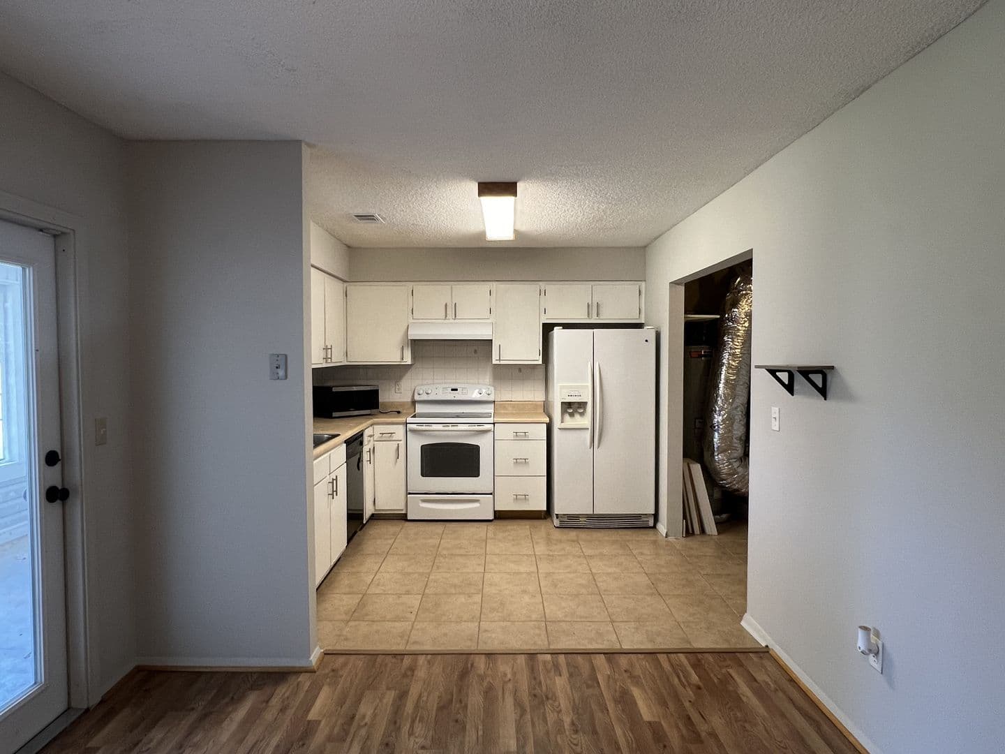 Bonaire House: 620 Maplewood Dr