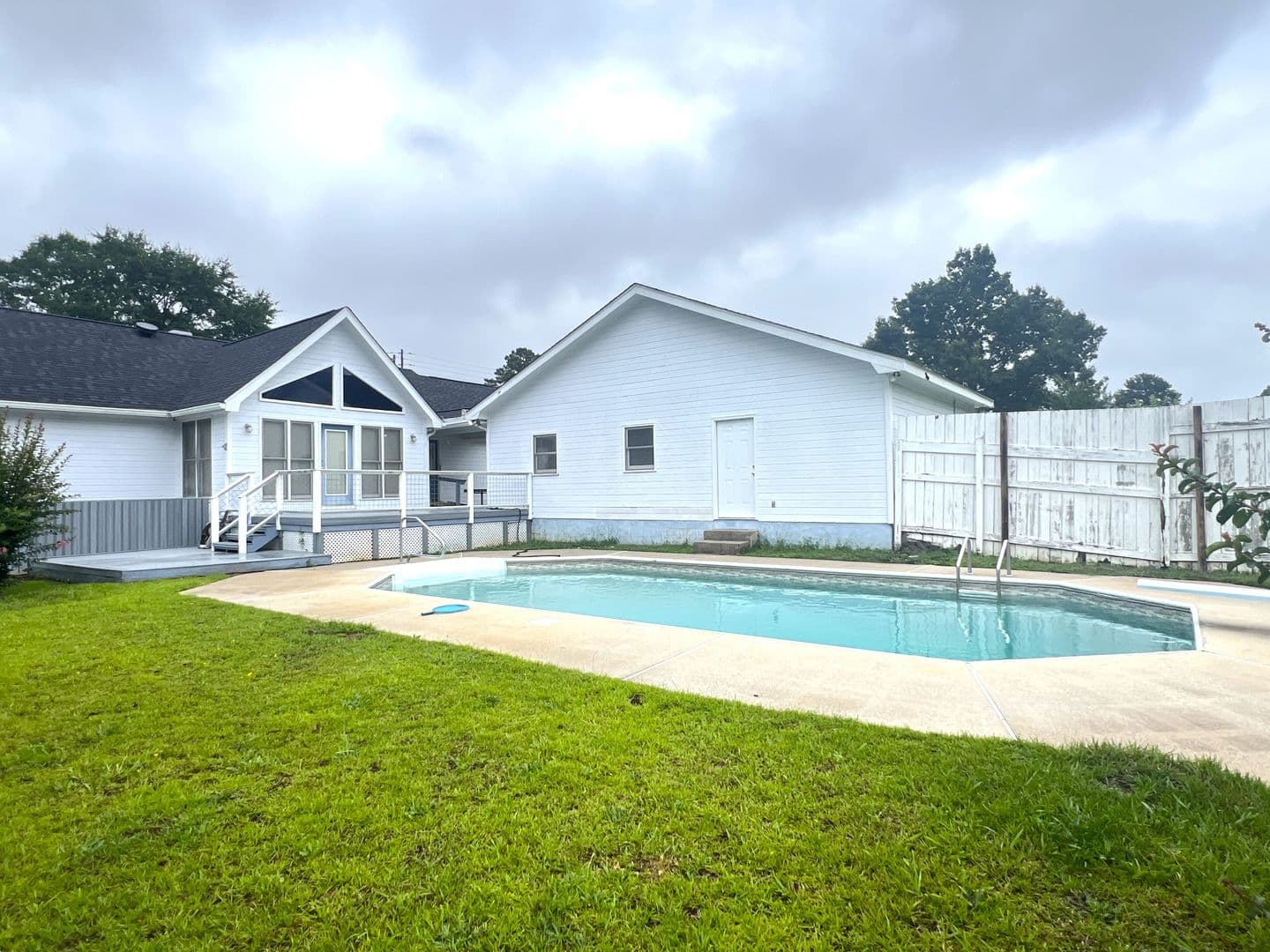 Kathleen House: 178 Woodard Rd