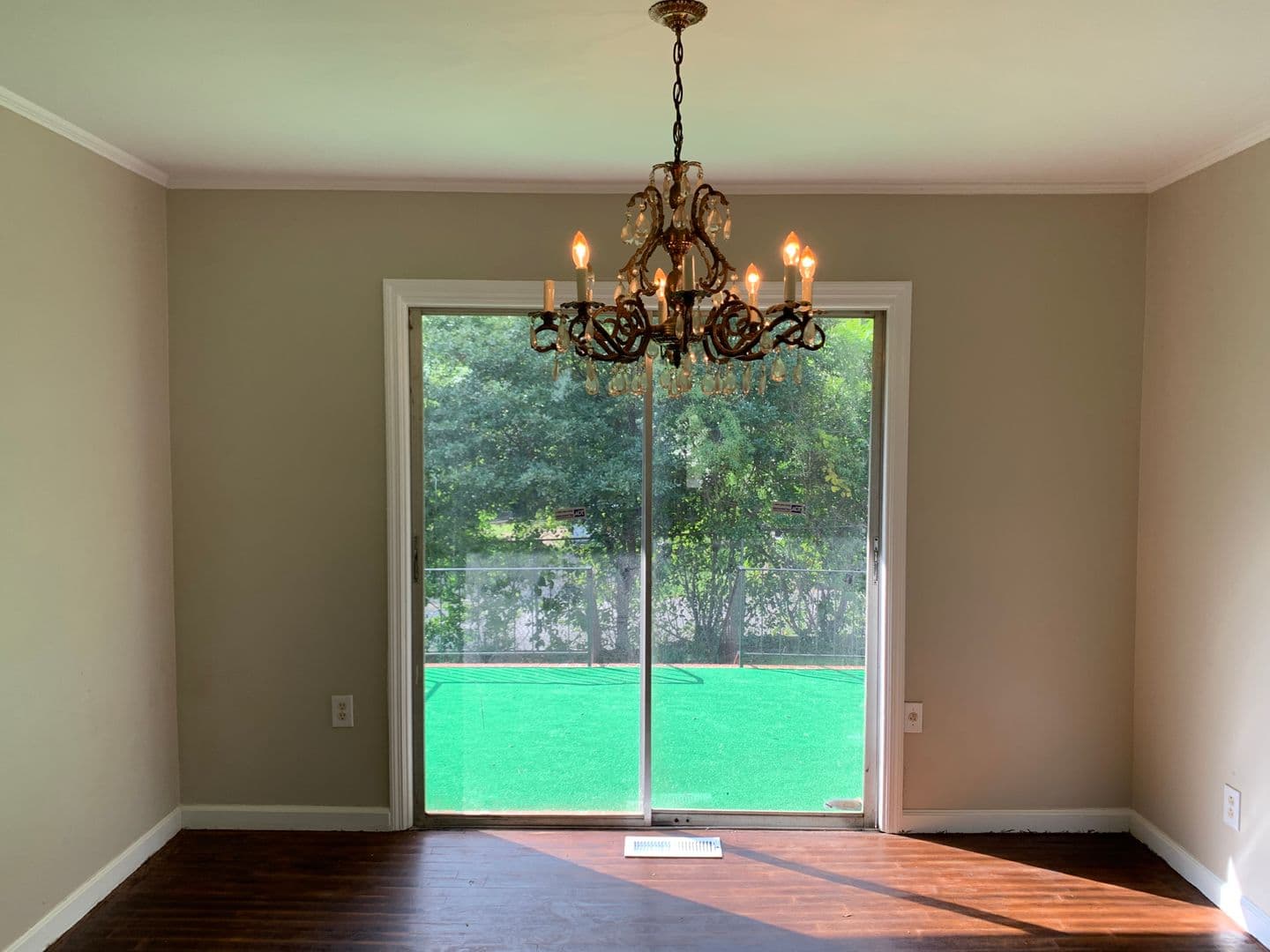 Macon House: 3240 Commodore Dr.