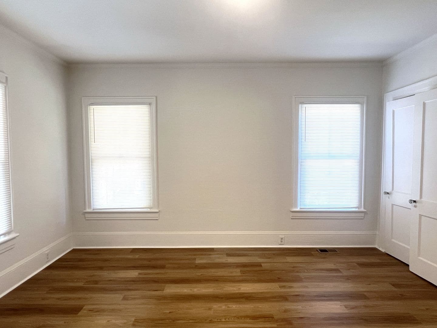 Macon House: 133 Desoto Pl
