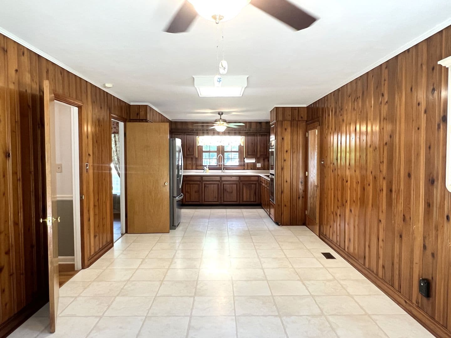 Macon House: 1943 Birchwood Way