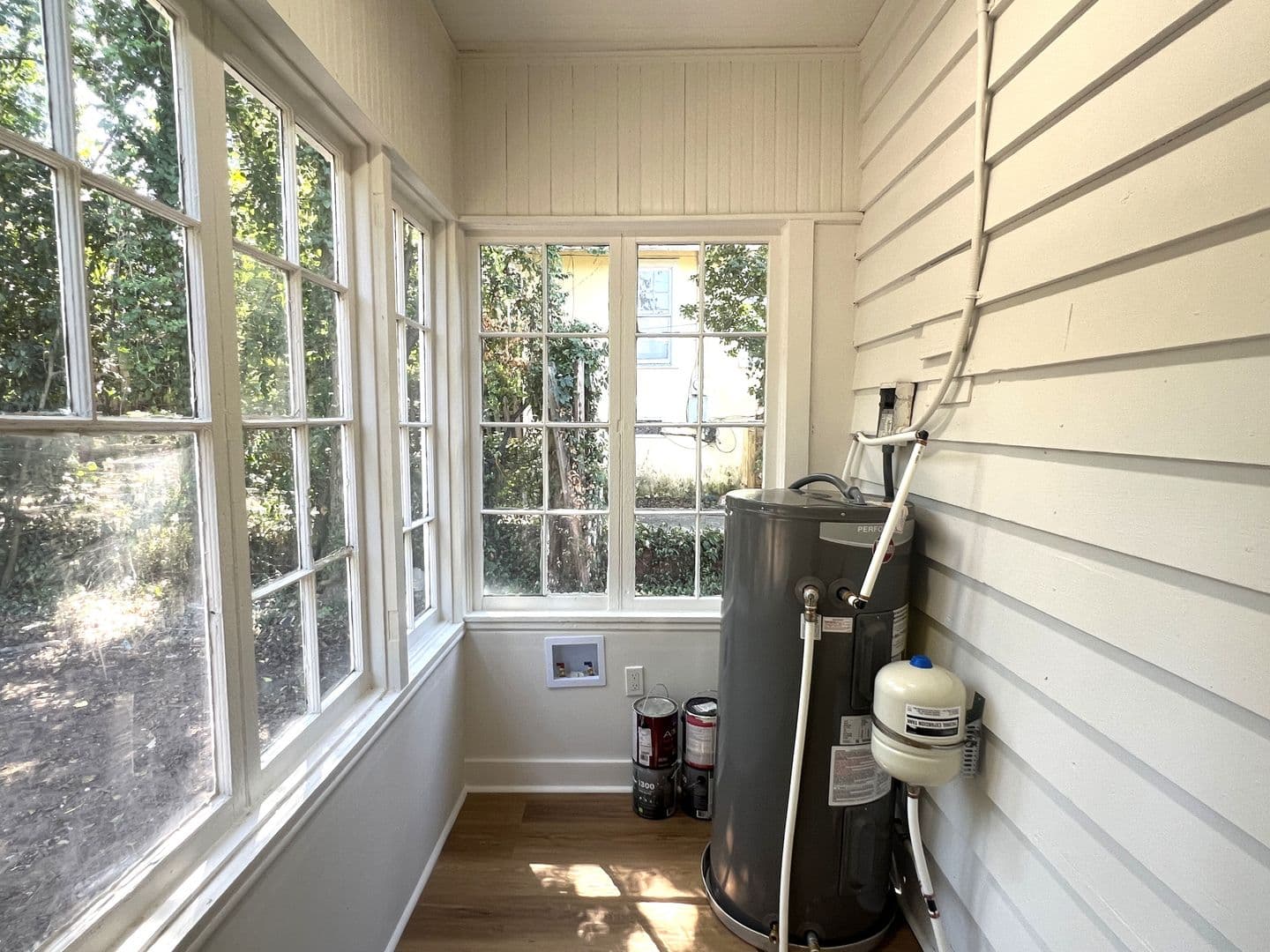 Macon House: 133 Desoto Pl