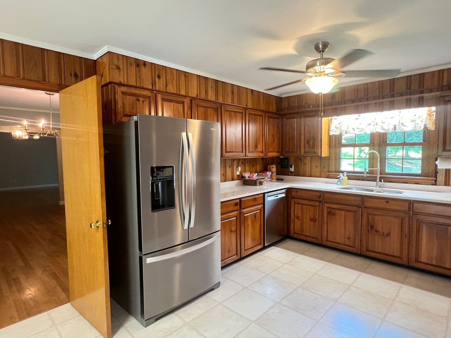 Macon House: 1943 Birchwood Way