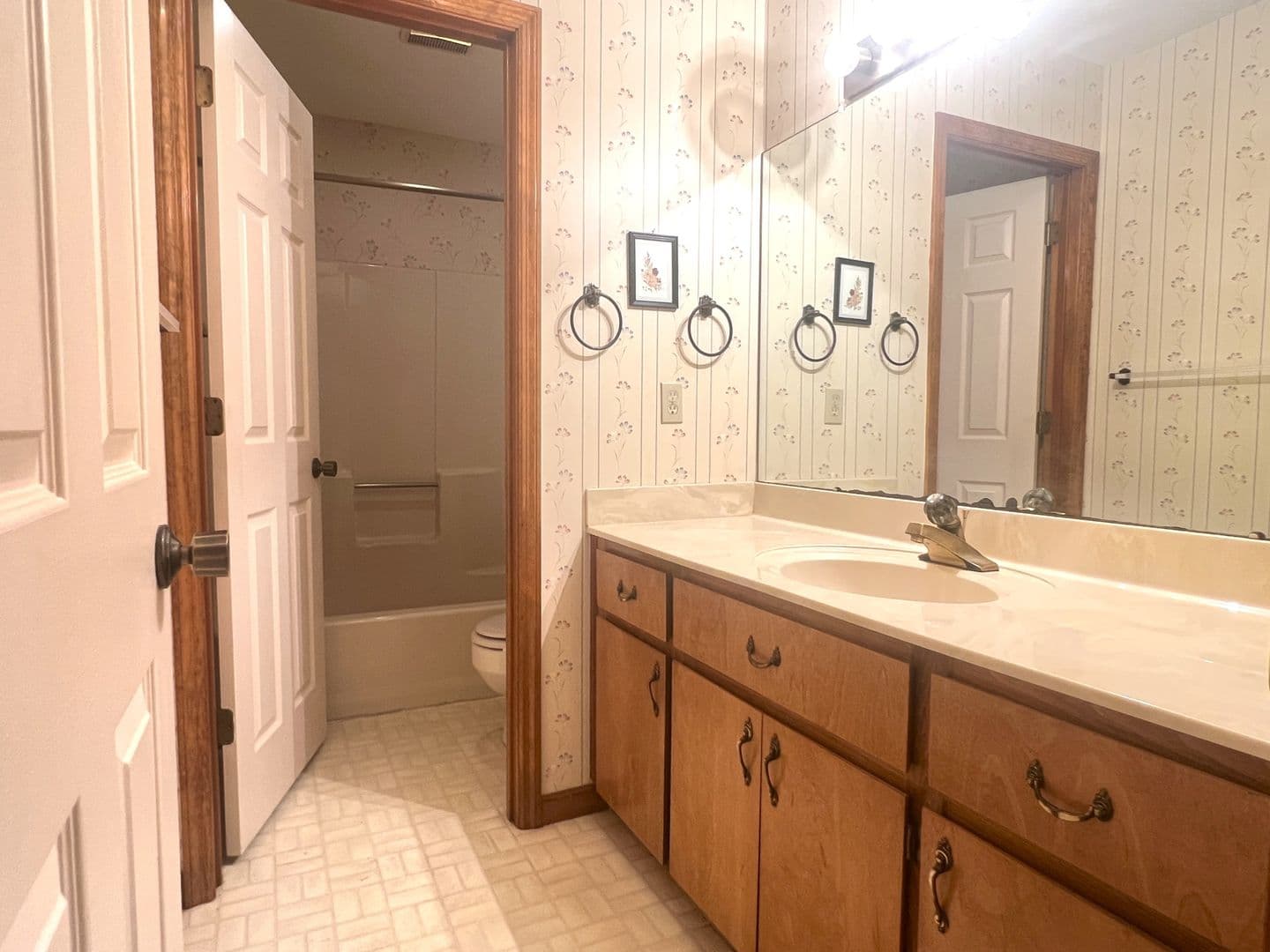 Kathleen House: 178 Woodard Rd
