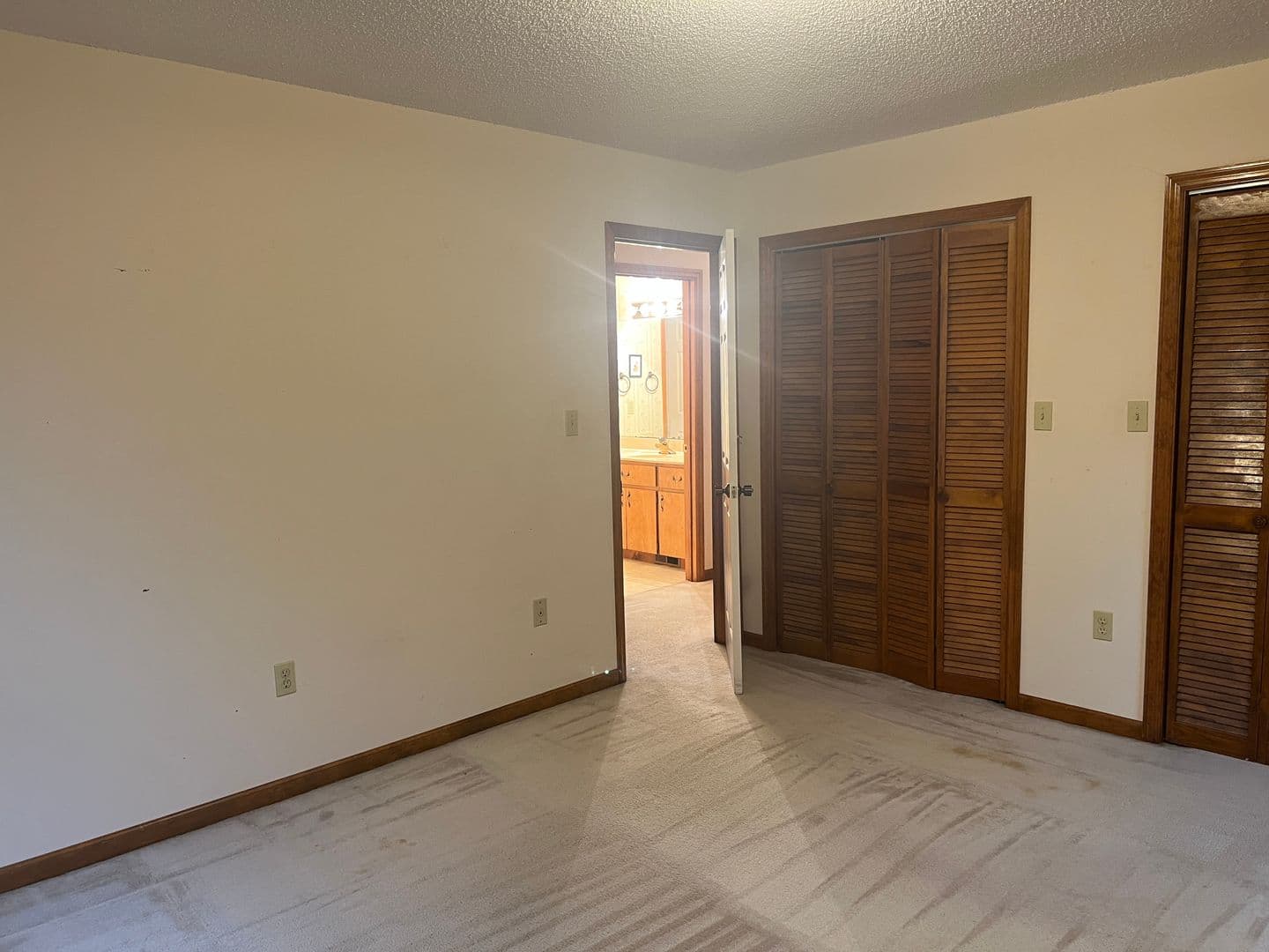 Kathleen House: 178 Woodard Rd