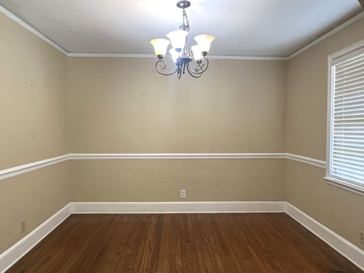 Macon House: 611 Corbin Ave