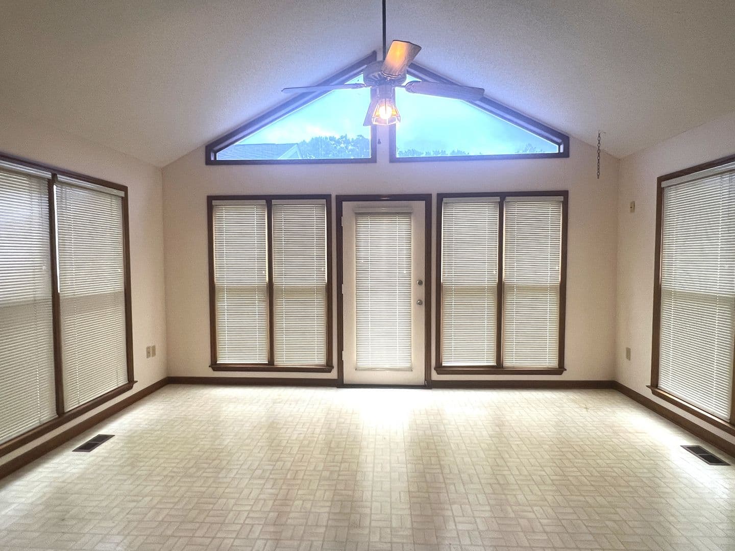 Kathleen House: 178 Woodard Rd