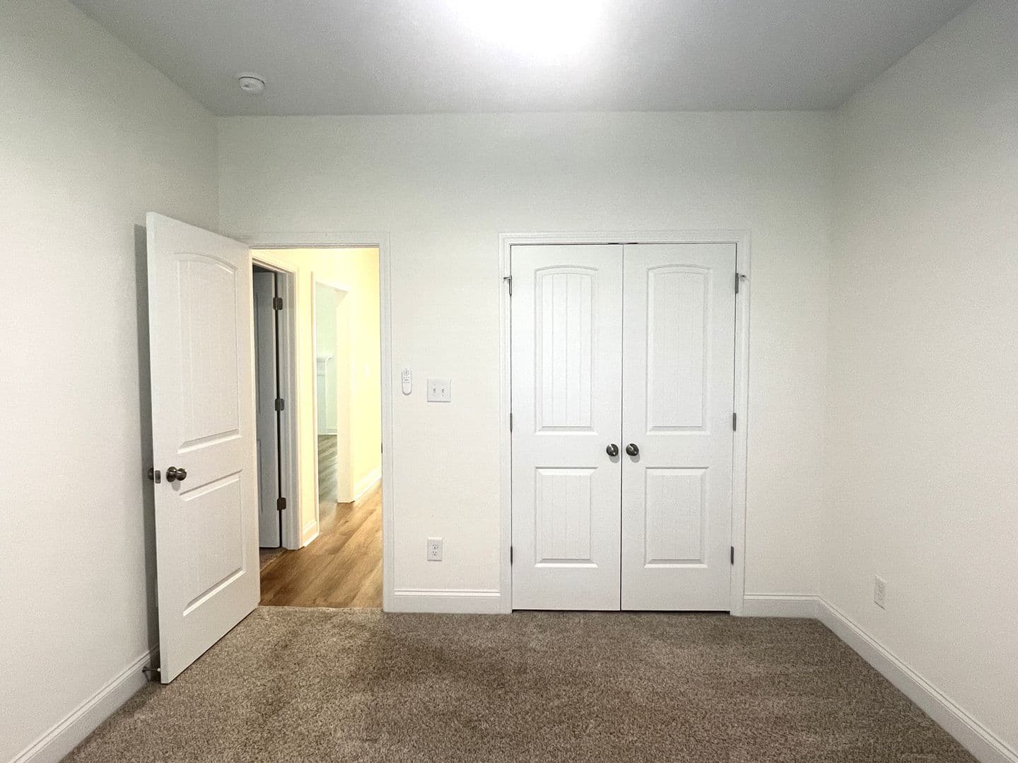 Kathleen House: 120 Field View Ln