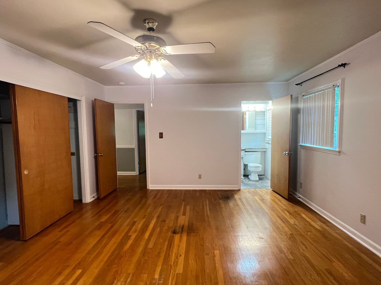 Macon House: 1943 Birchwood Way