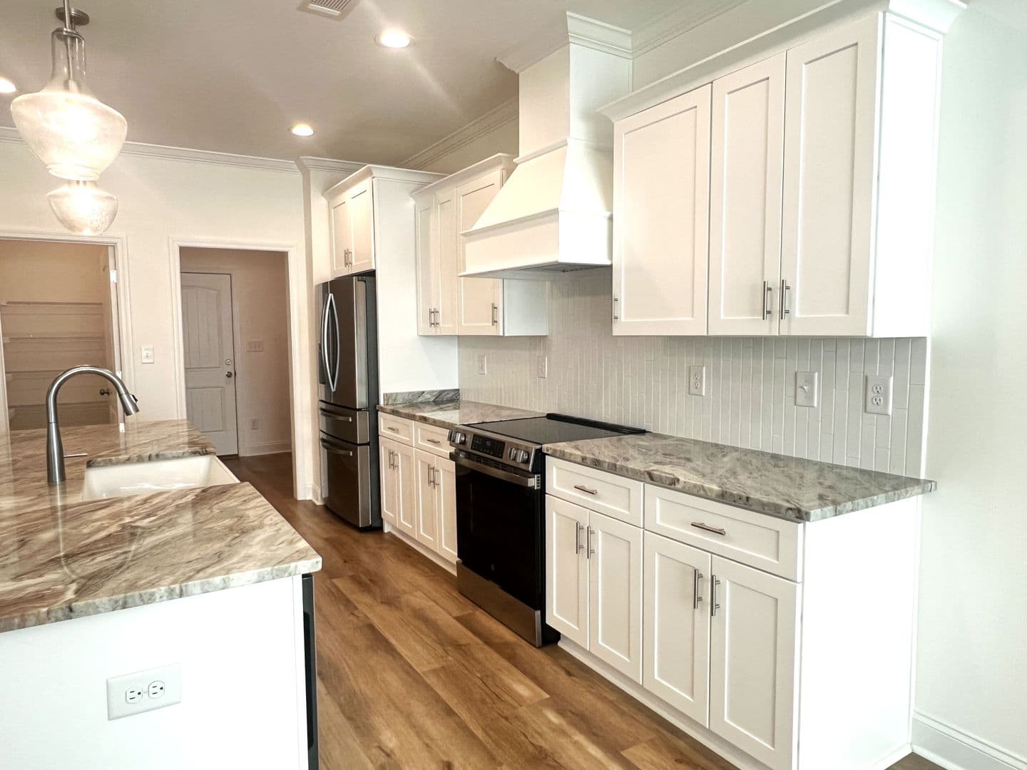 Kathleen House: 120 Field View Ln