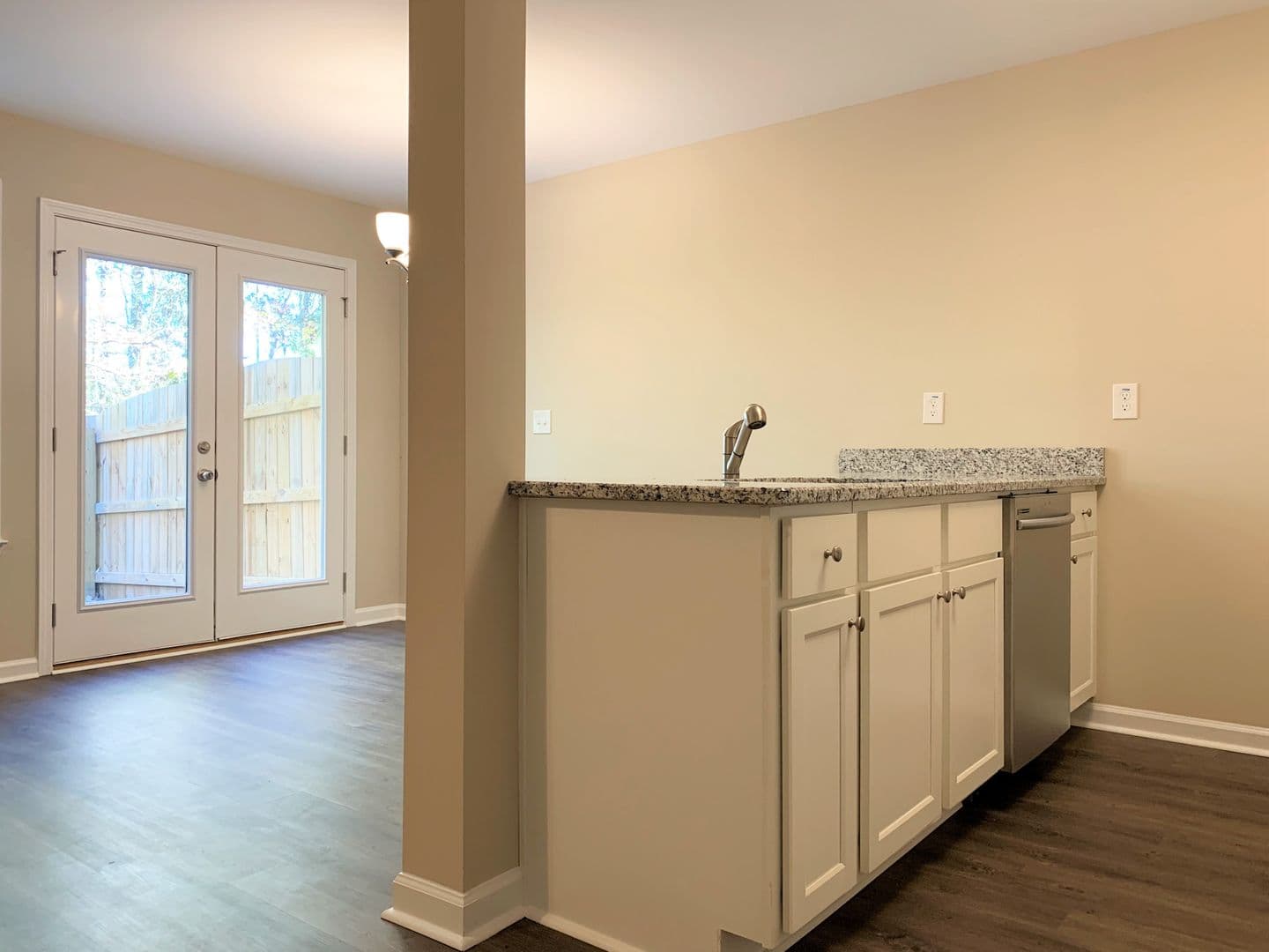 Macon House: 305 Pond View Rd