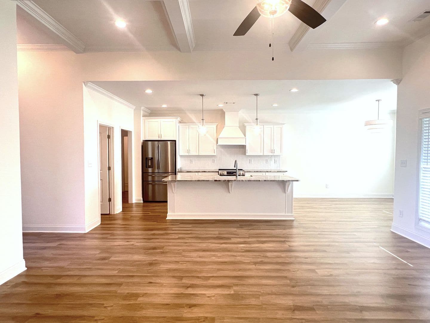 Kathleen House: 120 Field View Ln