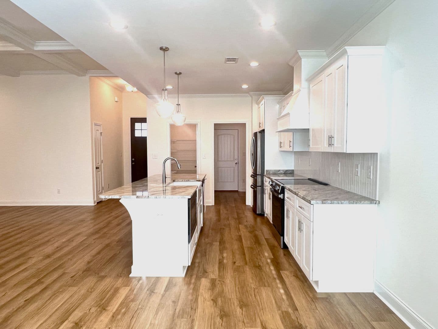 Kathleen House: 120 Field View Ln