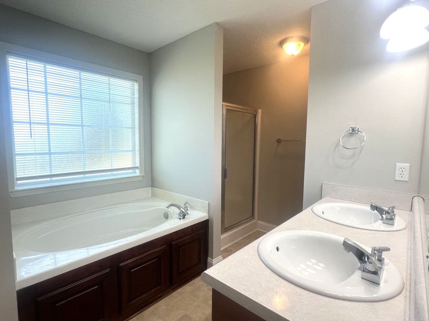 Byron House: 416 Covington Cove