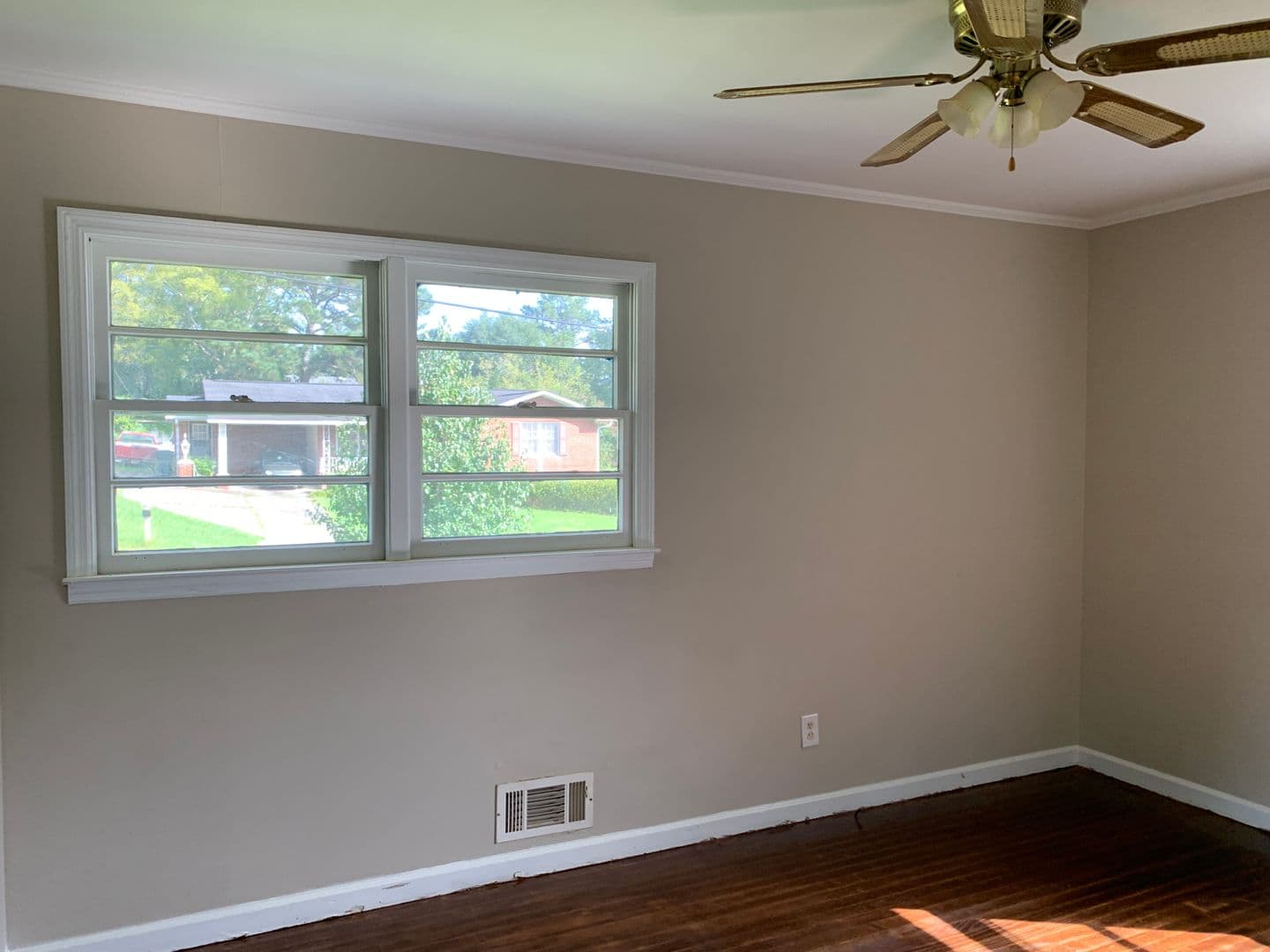 Macon House: 3240 Commodore Dr.