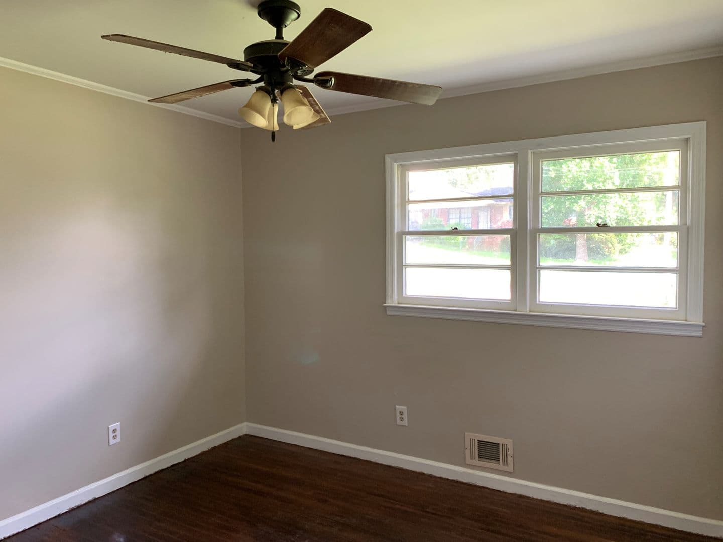 Macon House: 3240 Commodore Dr.