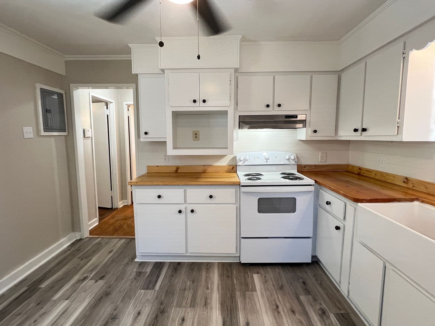 Macon House: 2581 Old Holton Rd