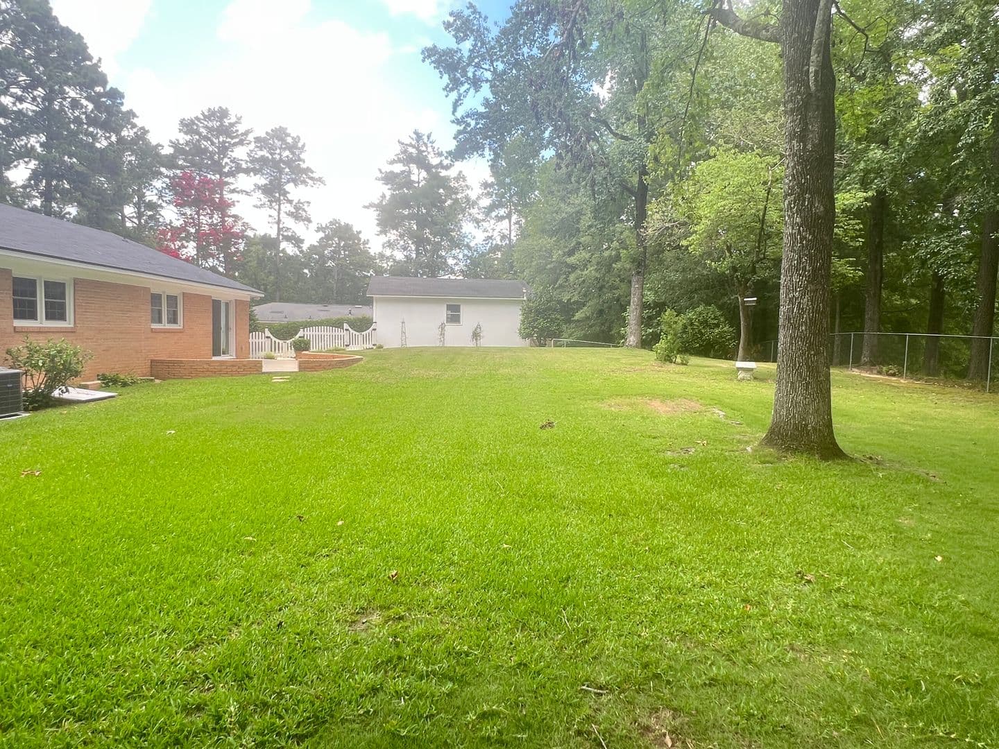Macon House: 1943 Birchwood Way