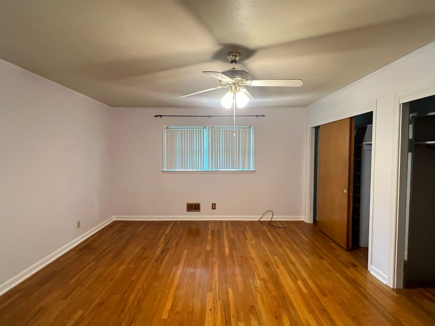 Macon House: 1943 Birchwood Way