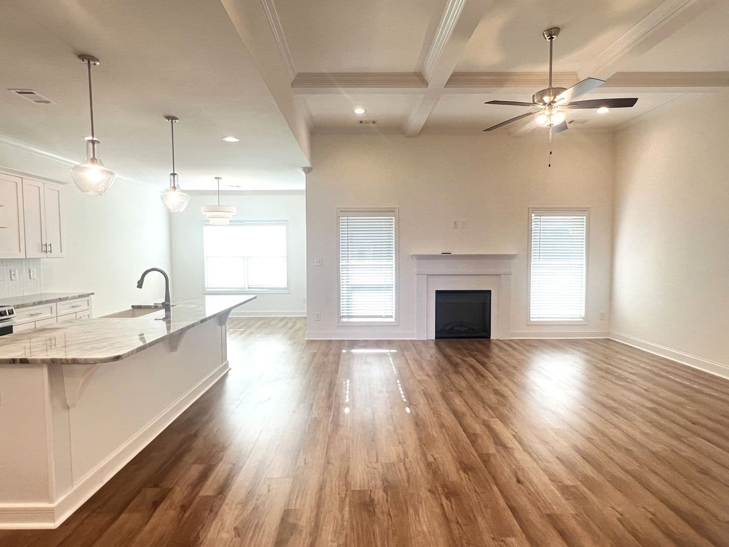 Kathleen House: 120 Field View Ln
