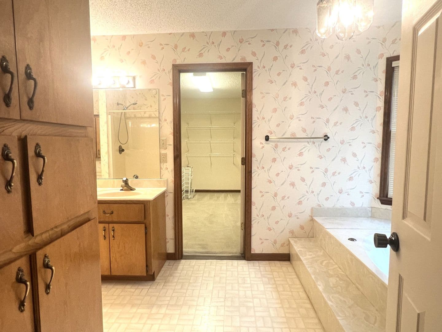 Kathleen House: 178 Woodard Rd