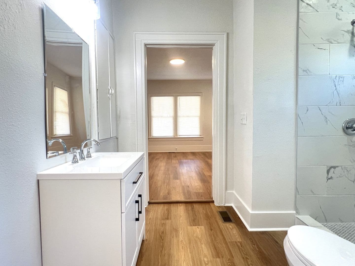 Macon House: 133 Desoto Pl