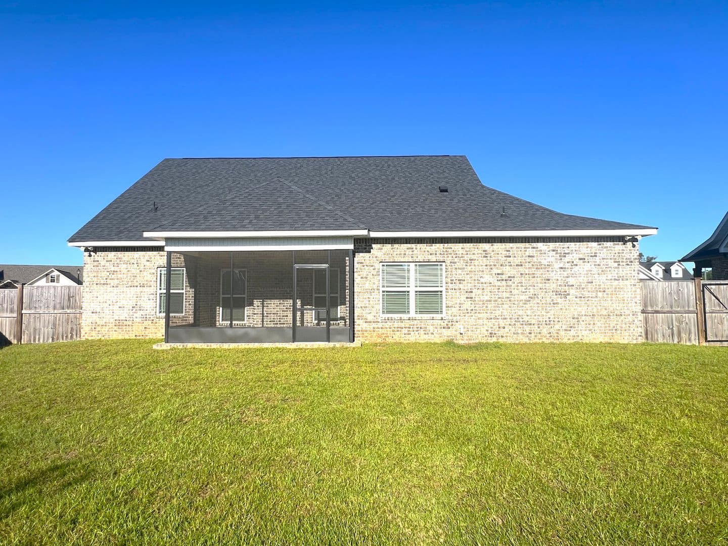Kathleen House: 120 Field View Ln