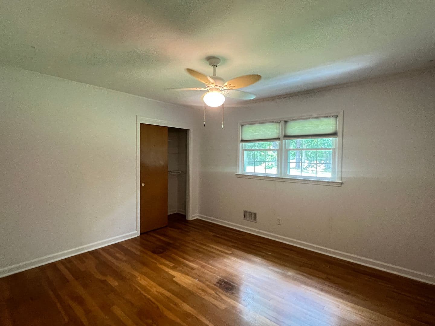 Macon House: 1943 Birchwood Way