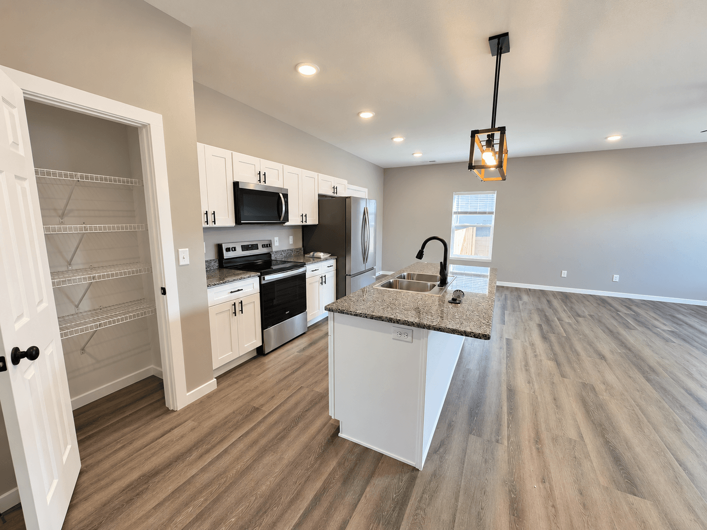 Springfield House: 5157 W Crestmere Drive