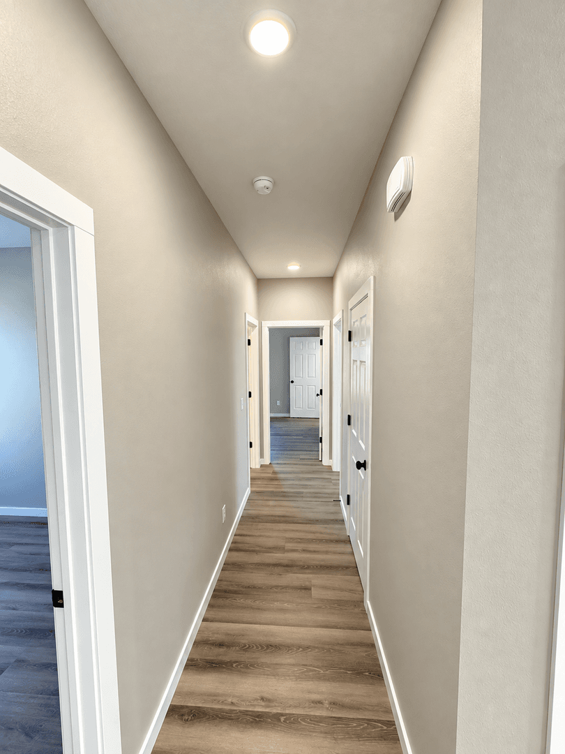 Springfield House: 5157 W Crestmere Drive